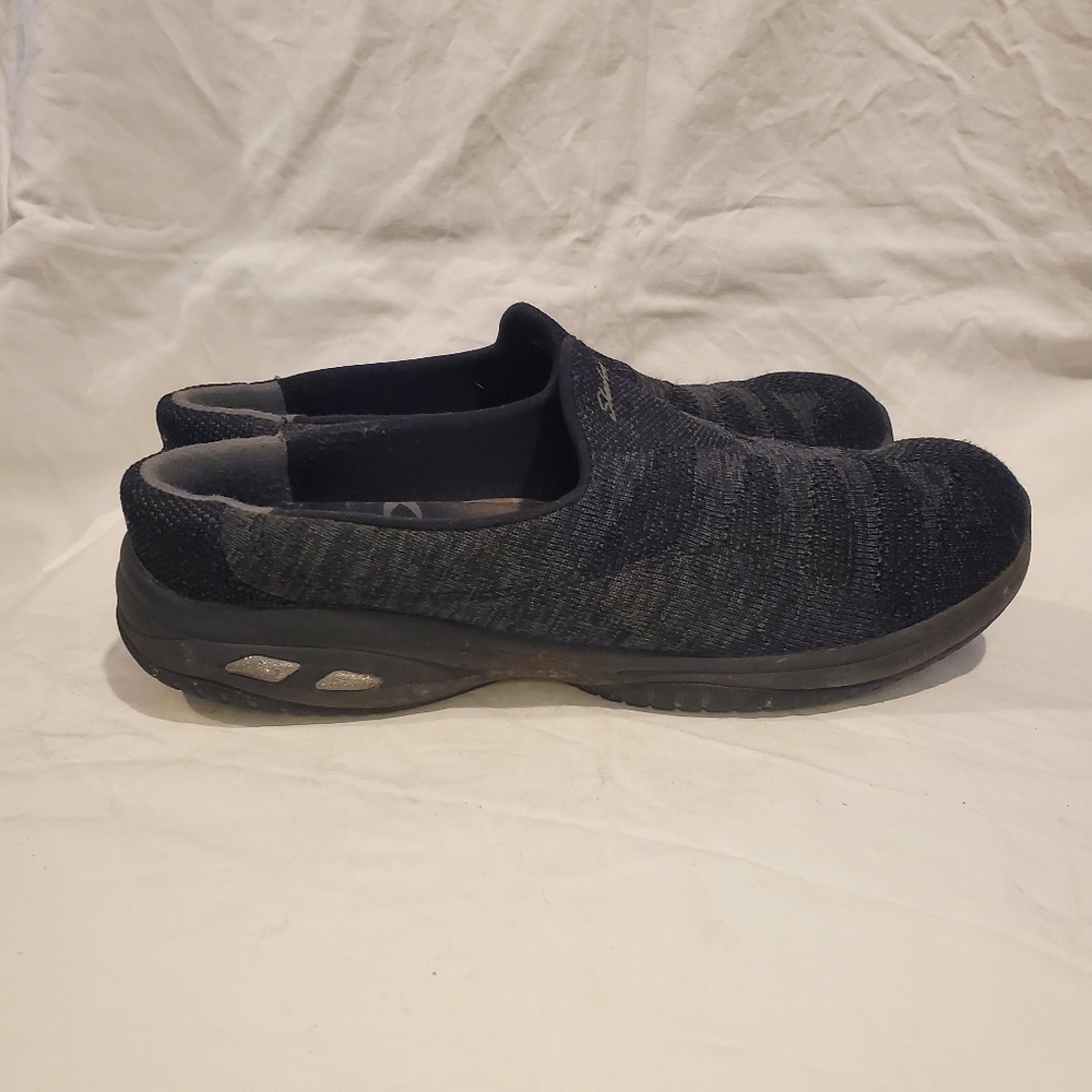 Skechers relaxed fit air cooled memory foam slip on loafers women's size 9